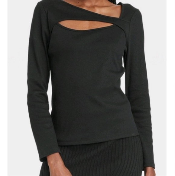 A New Day Brand New Cut Out Top. Black. NWT. - Picture 3 of 8